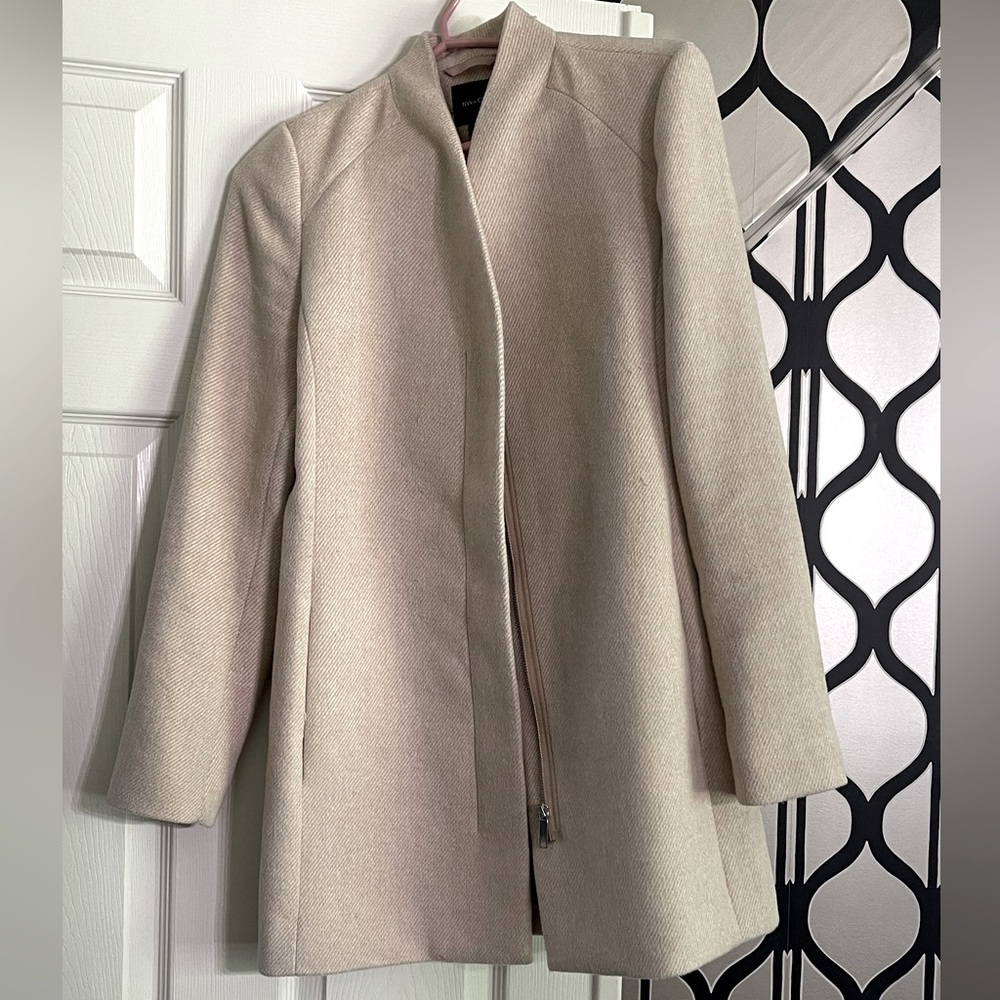 Women’s jacket.